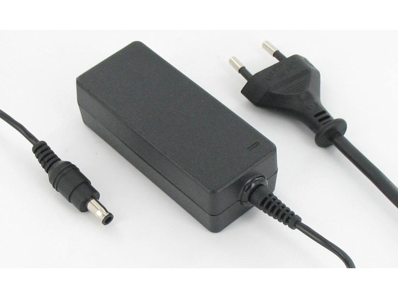 produkt-foto van 'Laptop oplader AC - 19v, max 40w, Blu-Basic, voor o.a. SAMSUNG NC10/N150/N21'